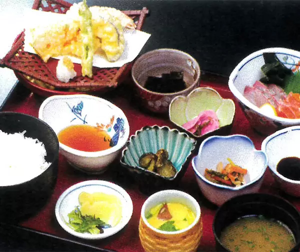 昼食